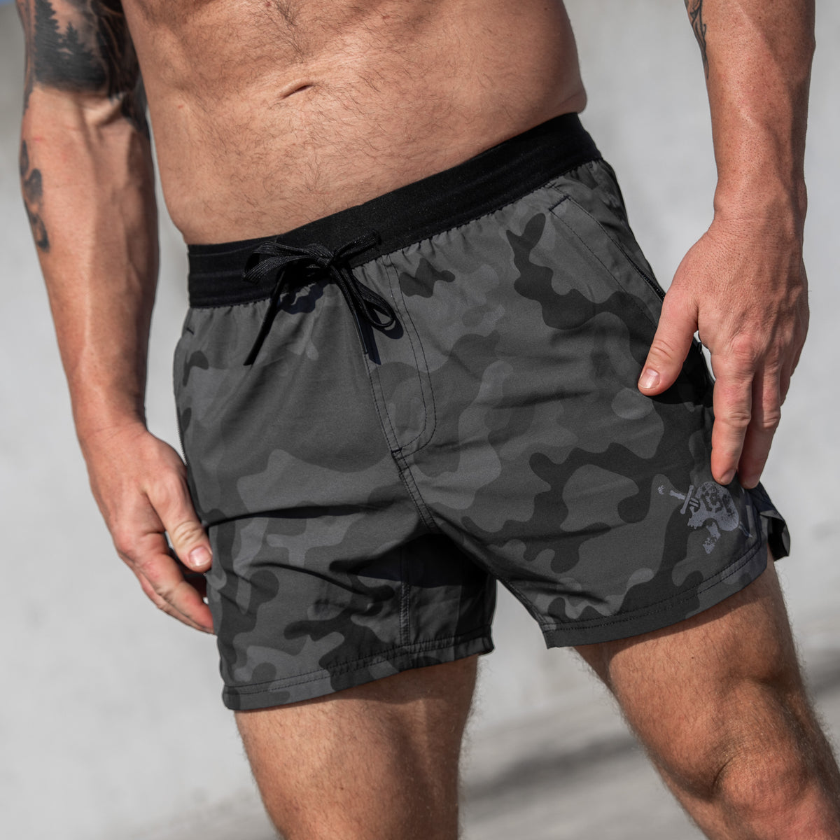 #color_black-woodland-camo