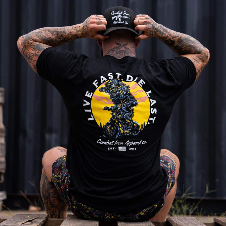 Live Fast. Die Last. Men's T-Shirt