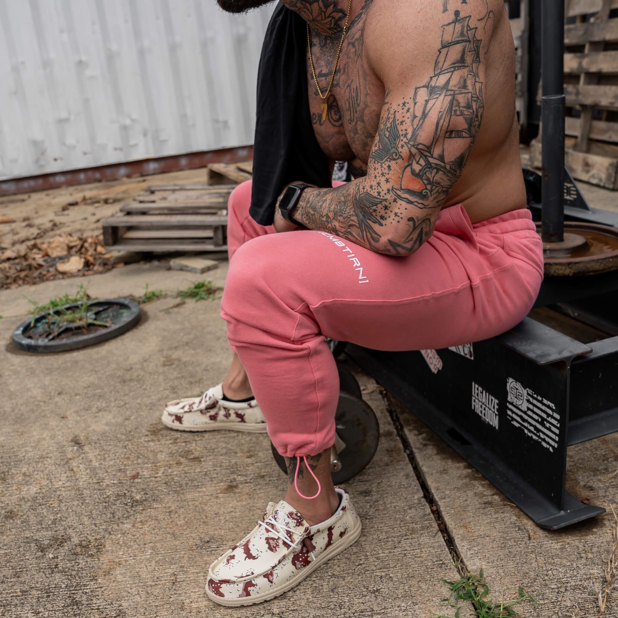 Pink 2024 joggers men