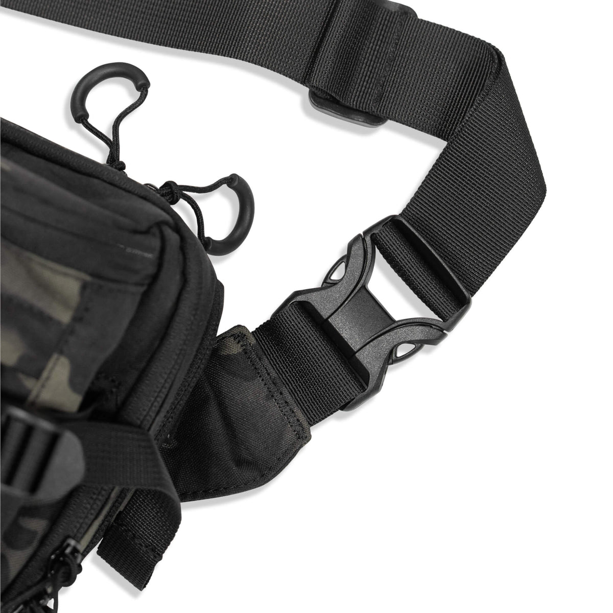 #color_black-camo