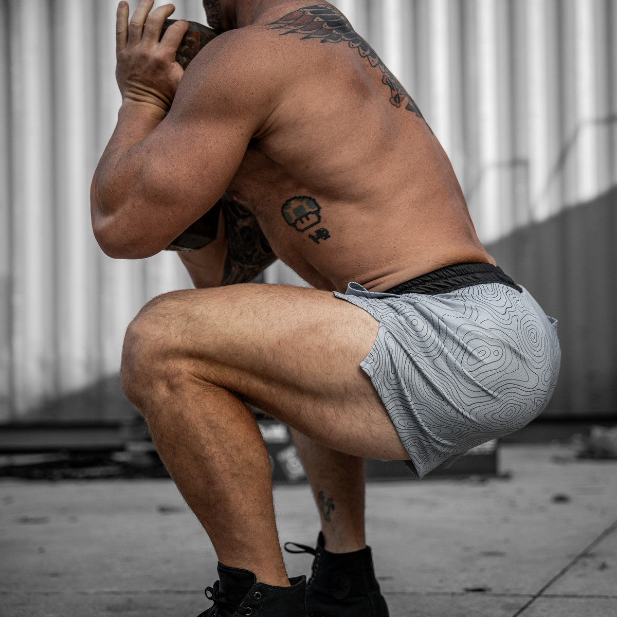 SQUAT / TRAINING