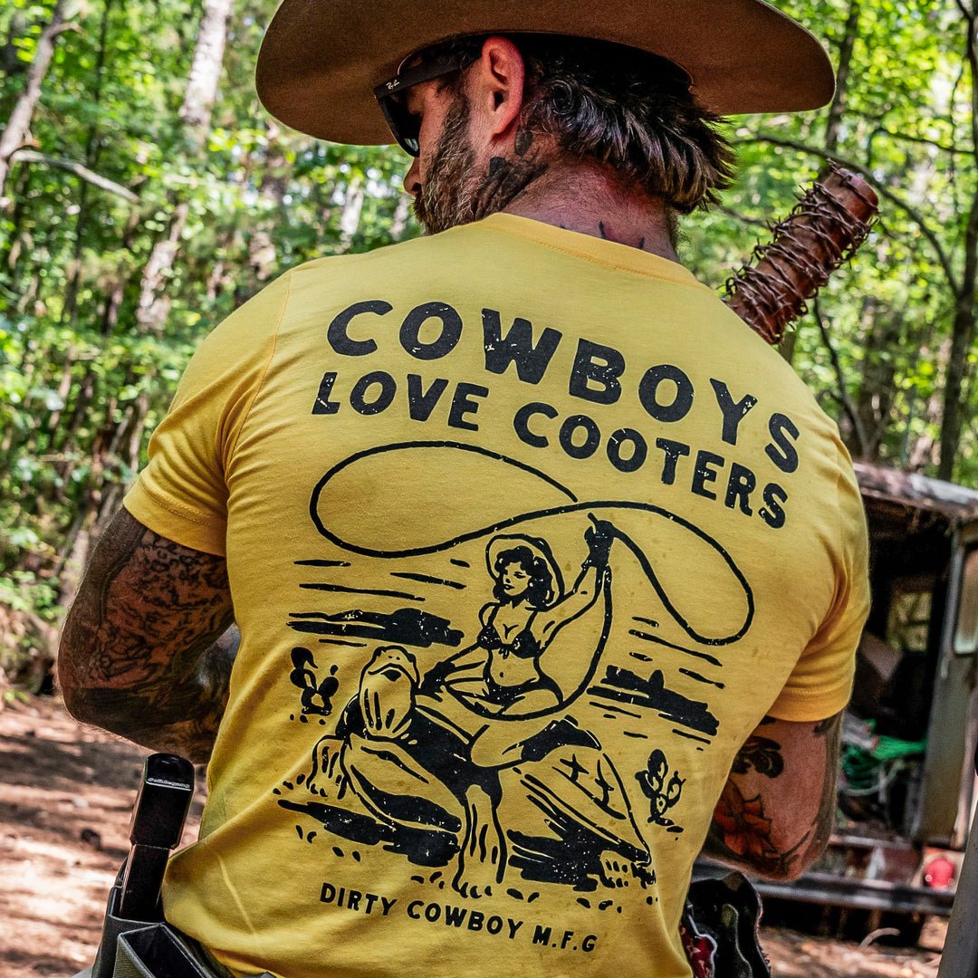 Cowboys Love Cooters Men's T-Shirt