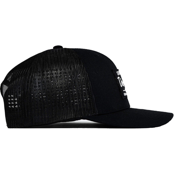 Shoot first. Die last. Club patch mid-profile mesh snapback in black with white print #color_black-black